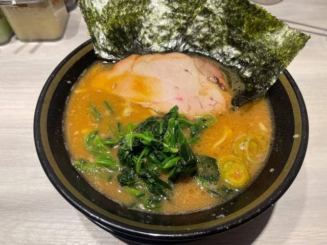 横浜家系ラーメン てつ家 市ヶ谷 - サブ画像1