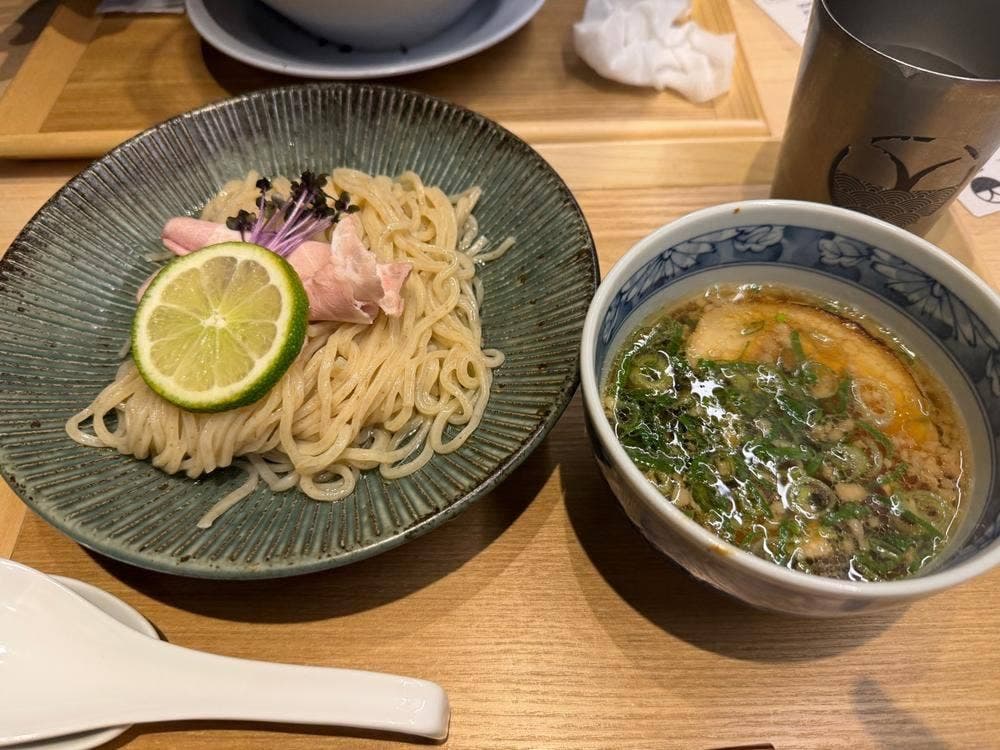 ダシと麺 くじら