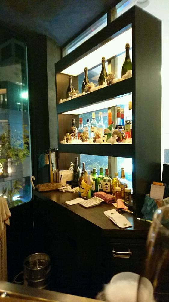 WINE BAR BUNNY'S