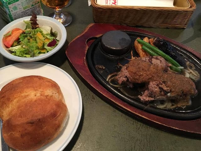 ステーキ・ハンバーグどんさん亭 新宿郷屋敷店 - サブ画像2