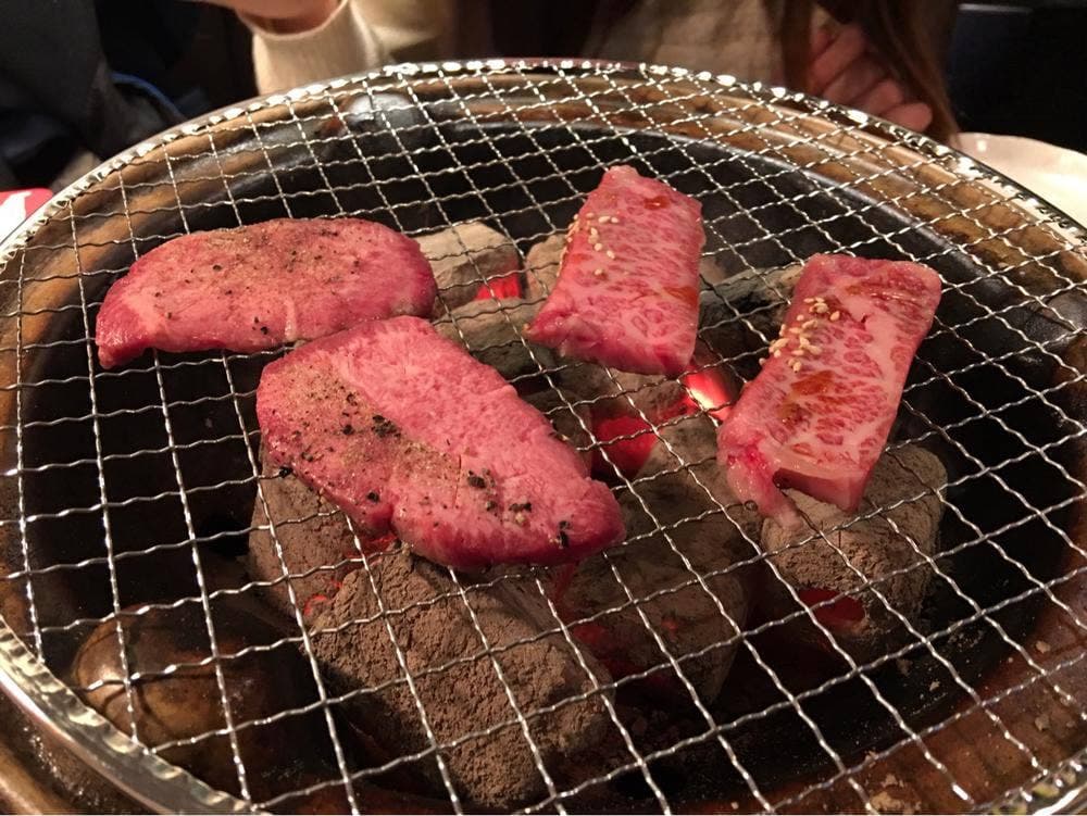 炭火焼き肉 とんとん