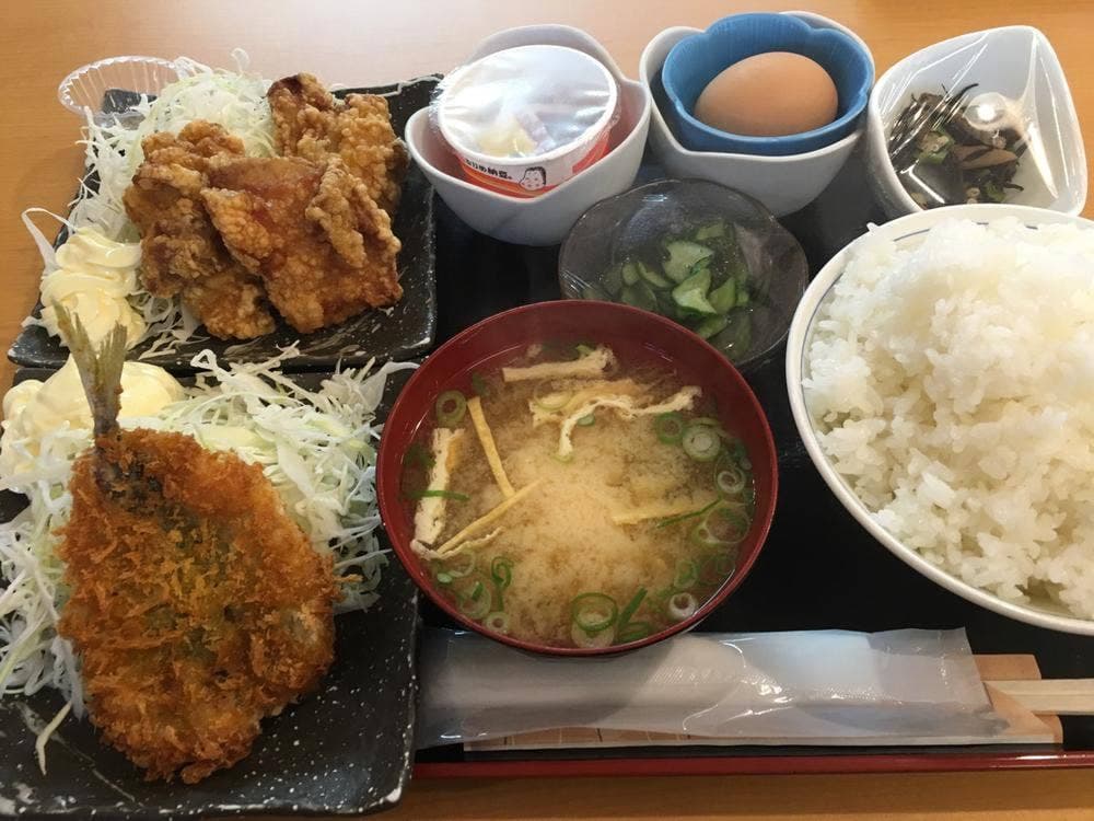 魚ばぁさんの食堂 おくどさん 屋島店