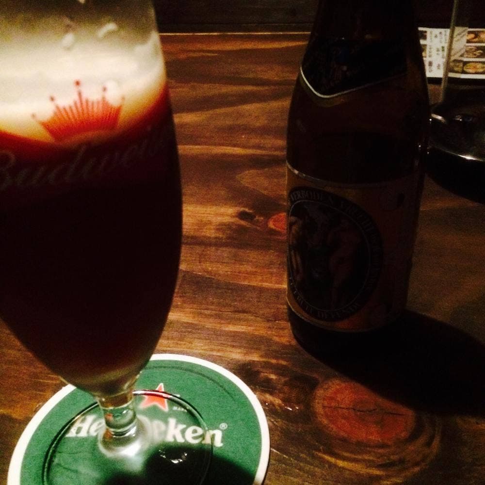 BEER & SAUSAGE BAR BORDER