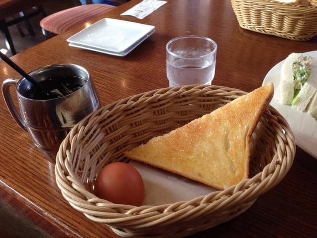 支留比亜珈琲店 篭山店 - サブ画像3