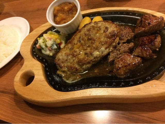びっくりドンキー 香芝店 - サブ画像1