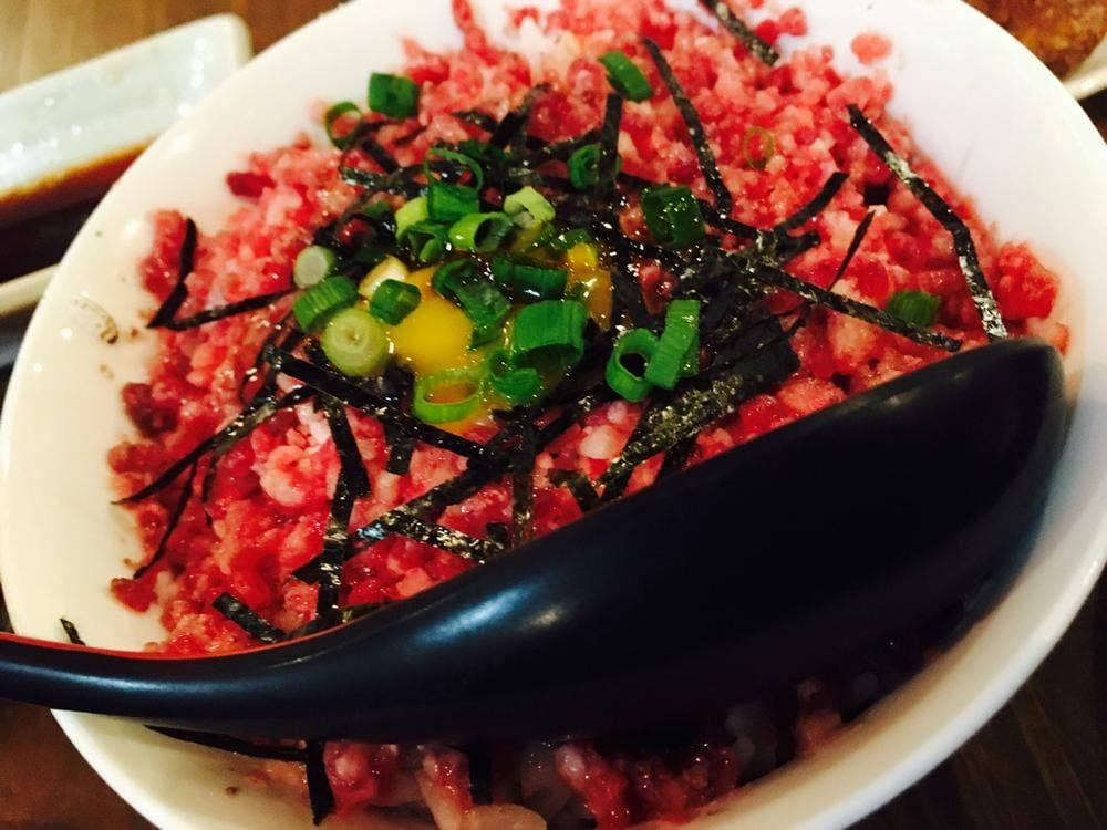 渋谷肉横丁 串揚居酒屋 肉〇苑