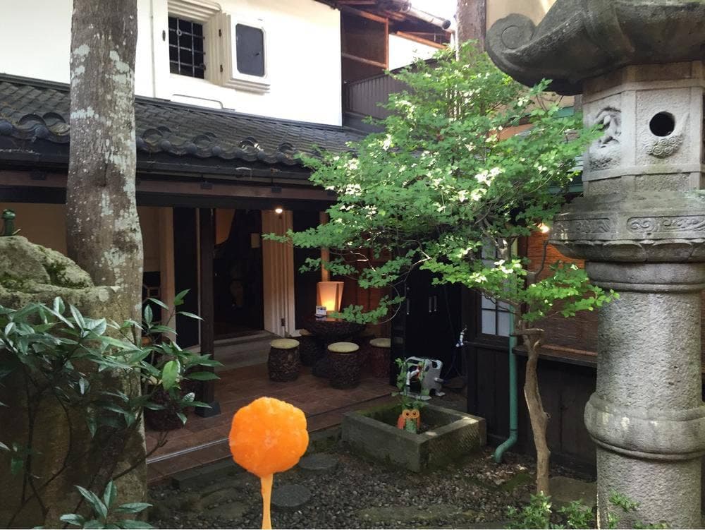 咲くやこの花