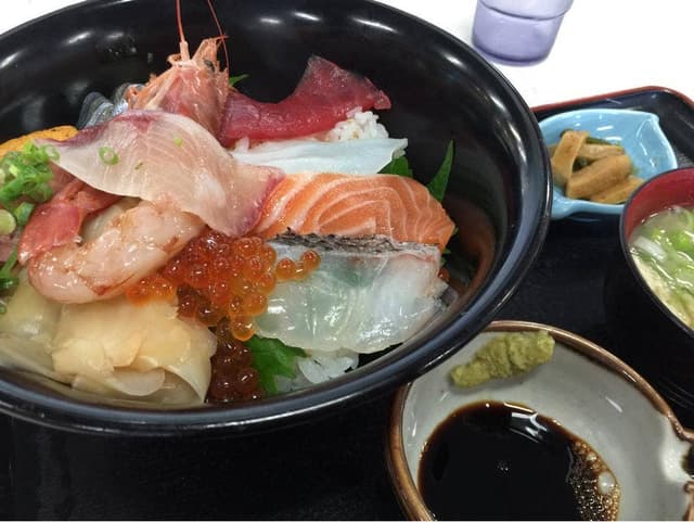 寿司と魚料理 魚々や - サブ画像3