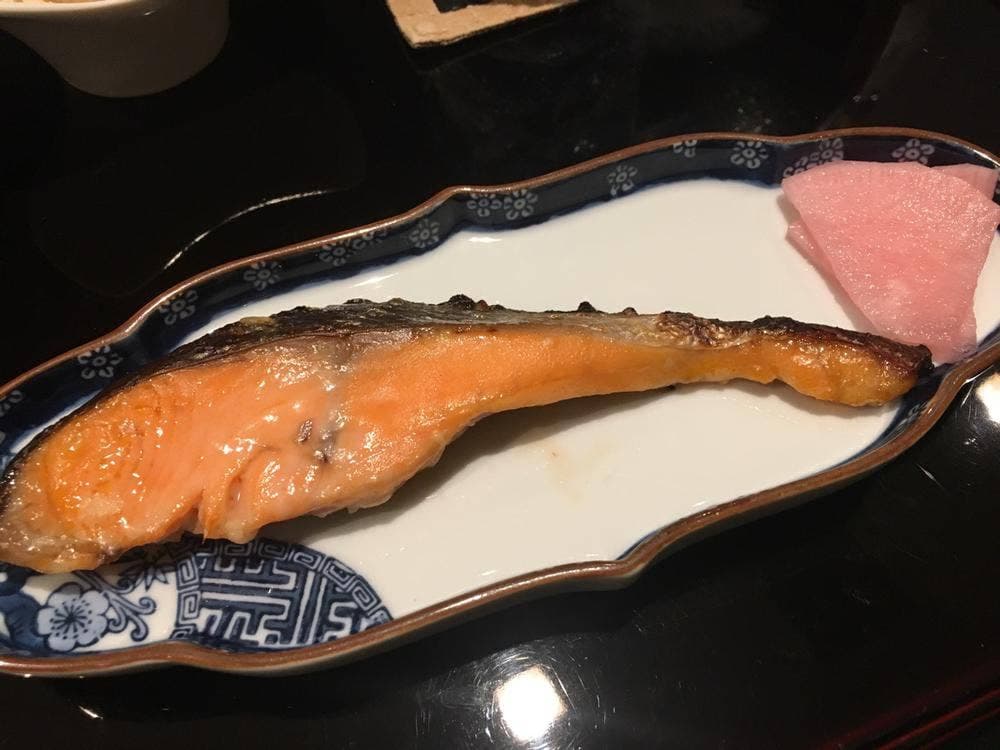 酒と膳 江戸紫