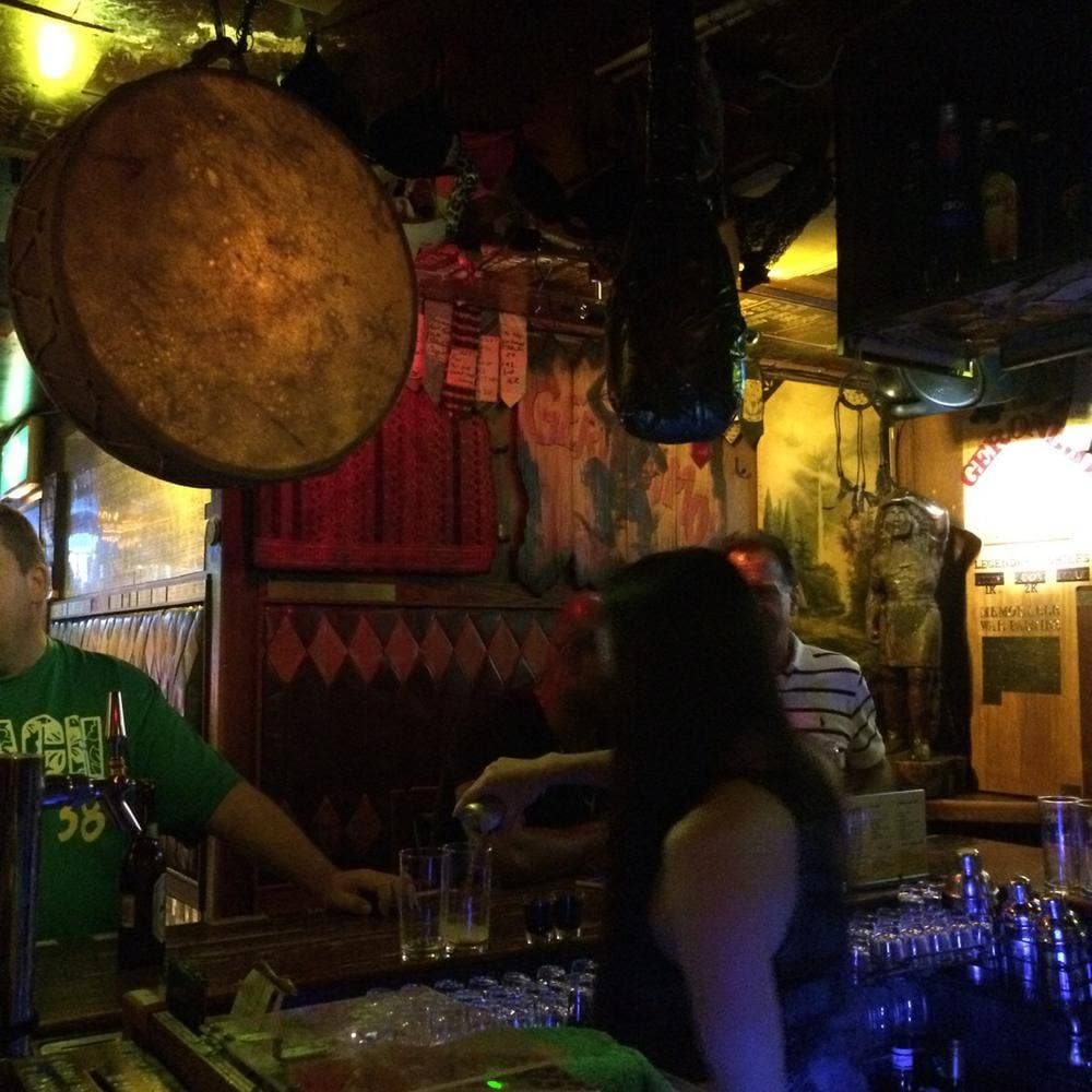 Geronimo Shot Bar