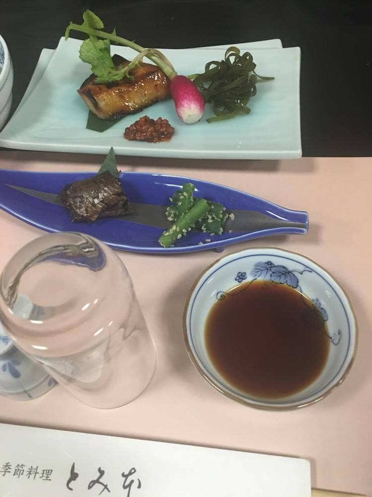 とみ本