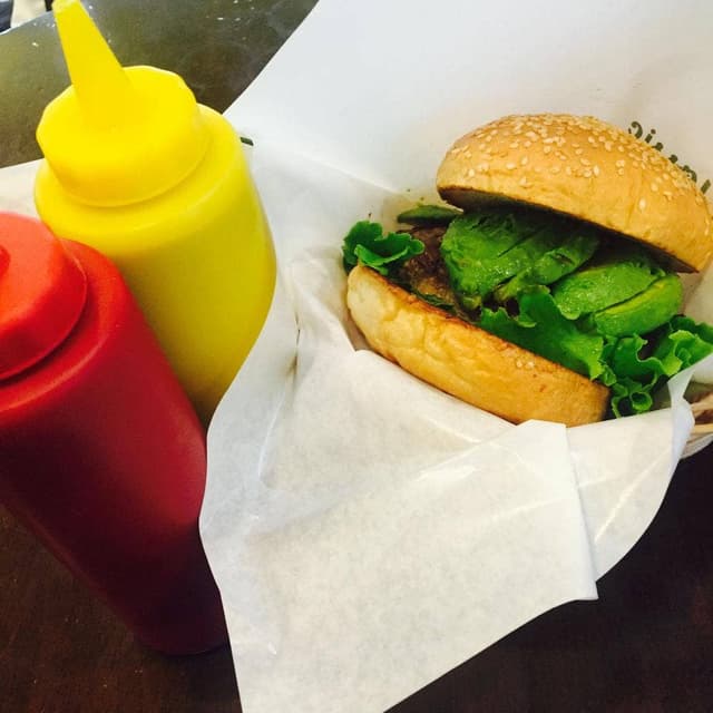 フレッシュネスバーガー マリタイムプラザ店 - サブ画像1