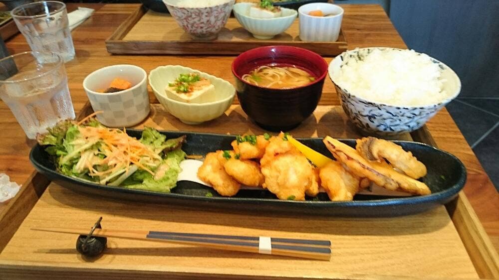 カフェ 颯日