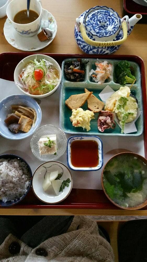 たもいやんせ