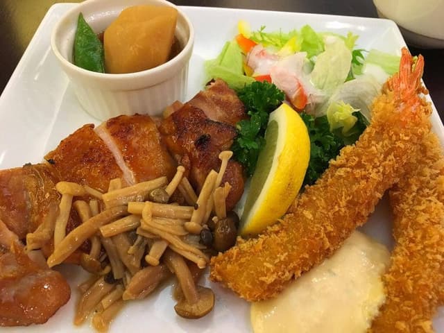 パレスへいあん ラウンジまろうど - サブ画像2