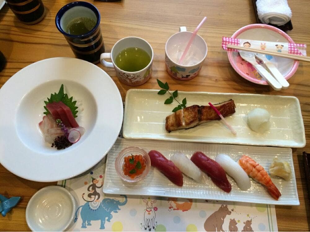 ながうらの隠れ家ラウンジ つるや