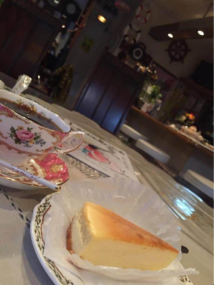 Antique Shop & Music Bar G.G.G.