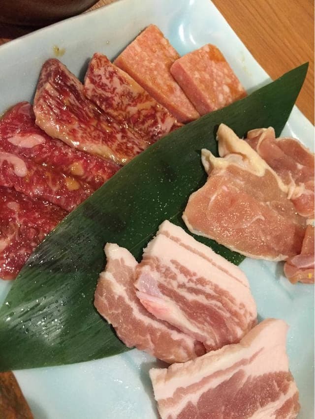 焼肉 ロイヤルガーデン - サブ画像1