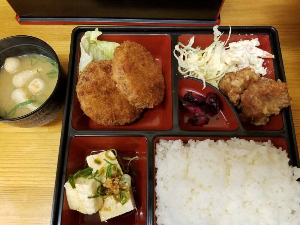 昭和ホルモン なか屋