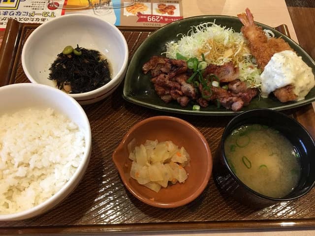 ガスト 大倉山駅前店 - サブ画像2