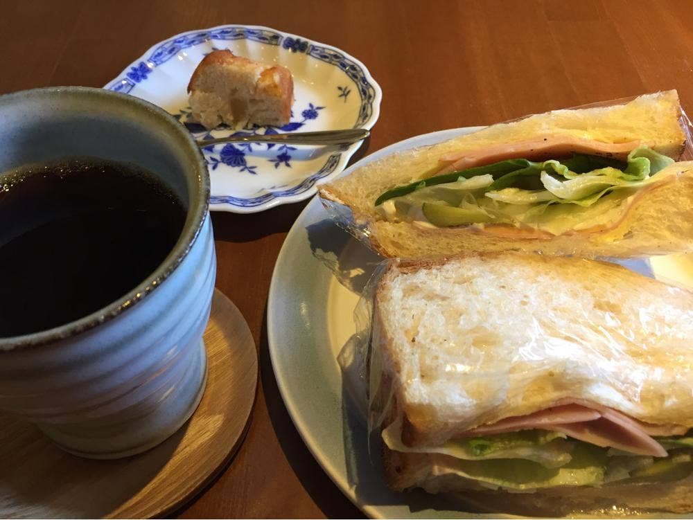 石窯で焼くパンの店 ボブ