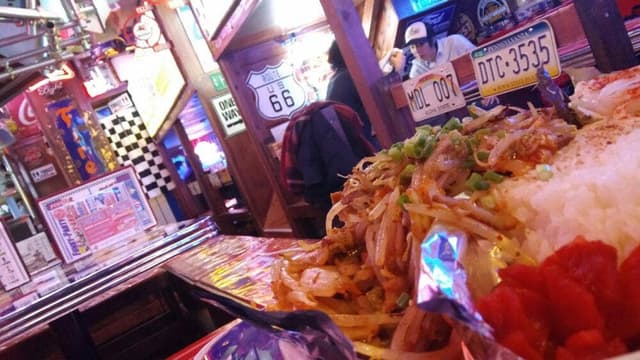 ジービーズカフェホットロッドダイナー 慶応大学日吉駅前店 - サブ画像1