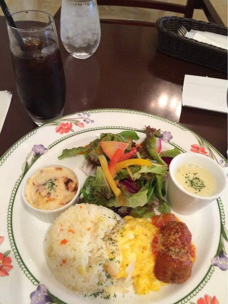 イタリア食堂チネマ