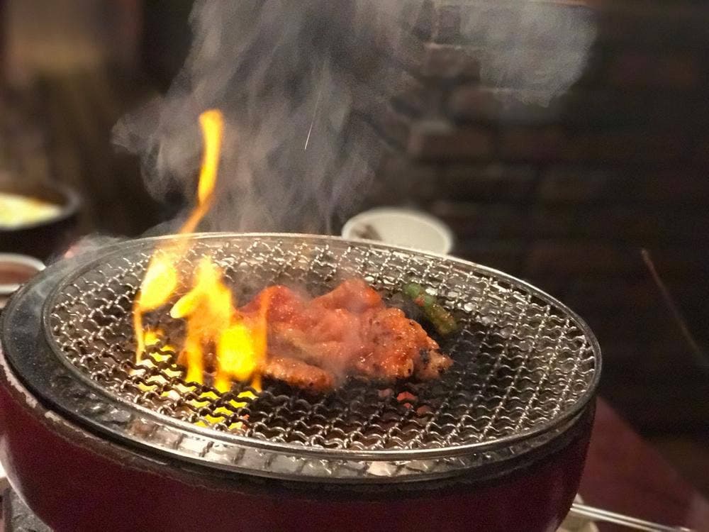 焼肉べこまる