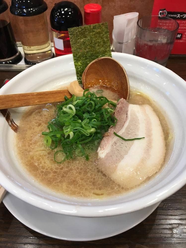 東京とんこつラーメン翔