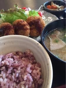 和っ葉 玄米おにぎりとおばんざいの店