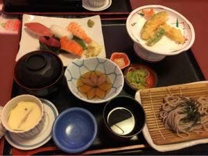 やじろべえ 半田店
