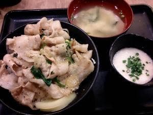 伝説のすた丼屋 千葉富士見店