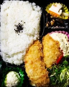 オープンキッチンの弁当屋 あさ川