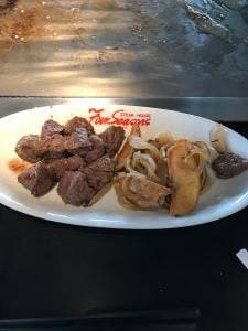 ステーキハウス四季 泡瀬店