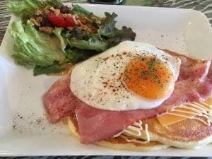 カフェ クグル