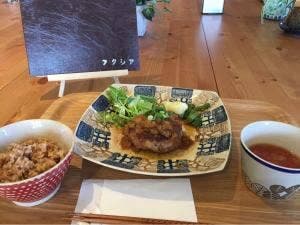 カフェ フクシア
