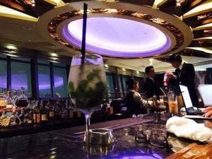 マディソン ラウンジ