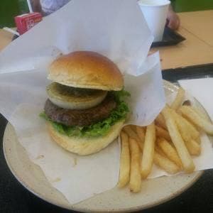 コアラ島バーガー 淡路ファームパーク イングランドの丘