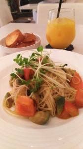 チーズとスパークリングワイン飲み放題の店 Azzurro 神戸三宮