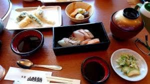 本家山賊鍋 田川本店