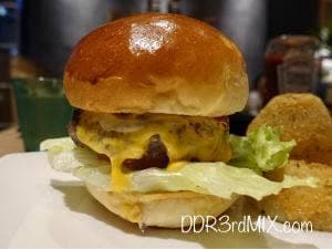 Doug's Burger 広島駅店