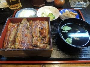 うな八本町店