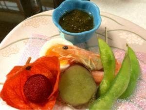 松の花