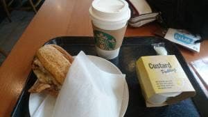 スターバックス コーヒー おのだサンパーク店