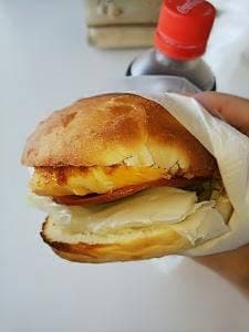 からつバーガーとコーヒーの店 唐津うまかもん市場店