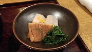 中伴