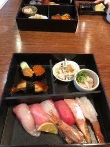 本格にぎりすし 弁慶 東香里本店