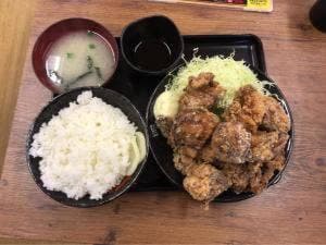 伝説のすた丼屋 米沢春日店