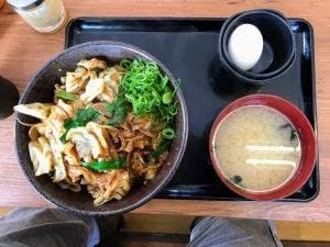 伝説のすた丼屋 米沢春日店