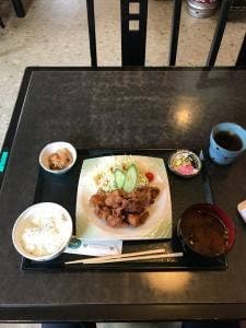 山のれすとらんさかた